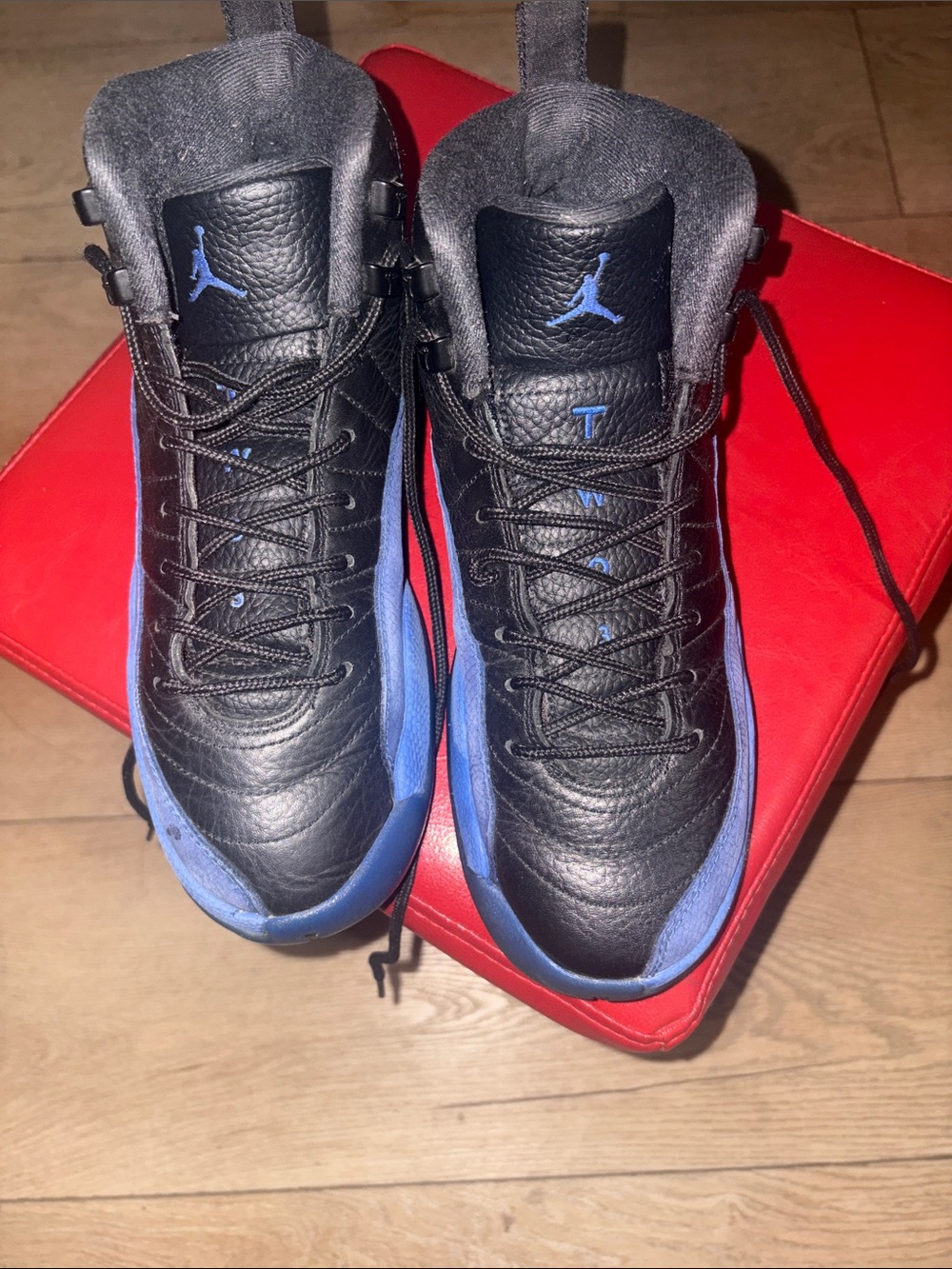 Jordan 12Men’s Black and Blue Retro Athletic Basketball Shoes 7Y 8.5W